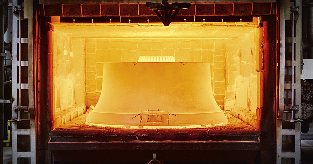 Manganese steel wear liners