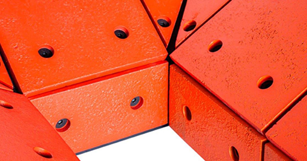 Liner plates