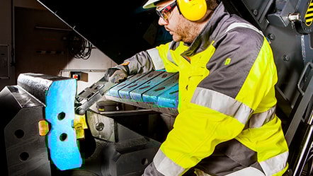 Sandvik 700 range impact crusher