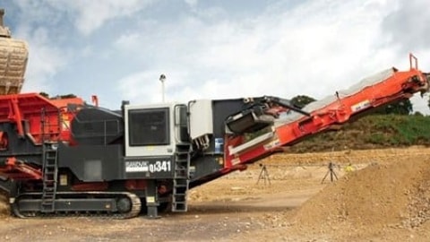 Sandvik QJ341 Mobile jaw crusher working in the UK