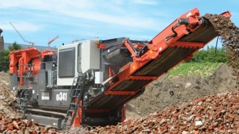 Sandvik QI341 Mobile impact crusher in a recycling application
