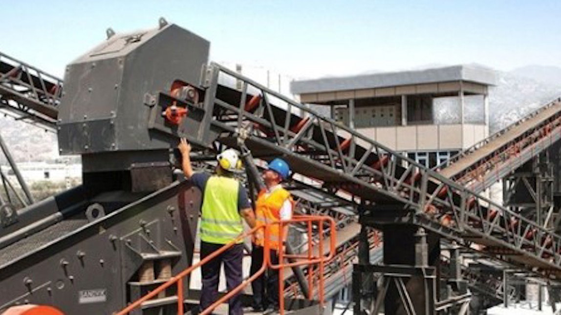 Stationary crushers and screens in quarry application