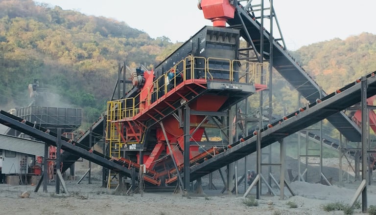 UH312 wheeled cone crusher 