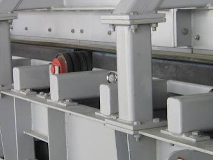 Impact bars and gliders