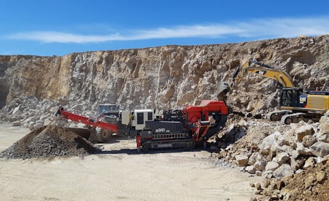 QI341 mobile impact crusher