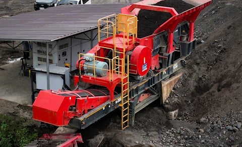 UJ300 wheeled jaw crusher