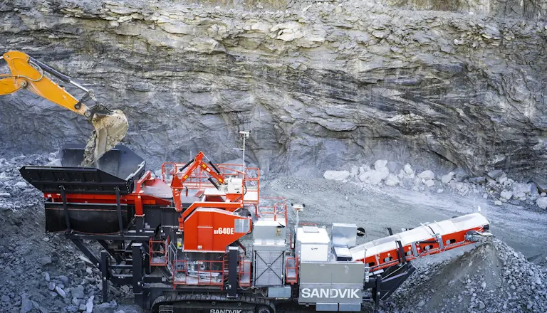 UJ640E mobile jaw crusher