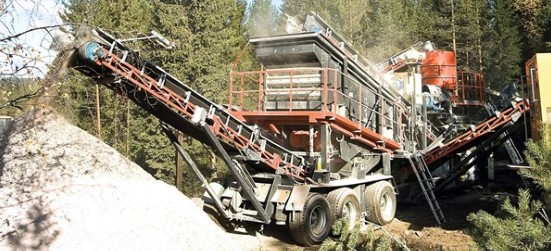 Sandvik UH320 Wheeled cone crusher