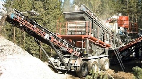Sandvik UH320 Wheeled cone crusher