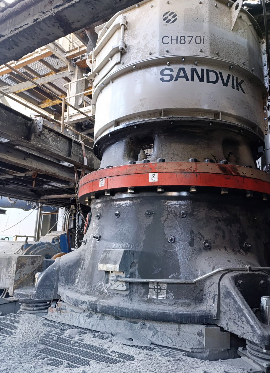 A Reborn CH870i crusher installed
